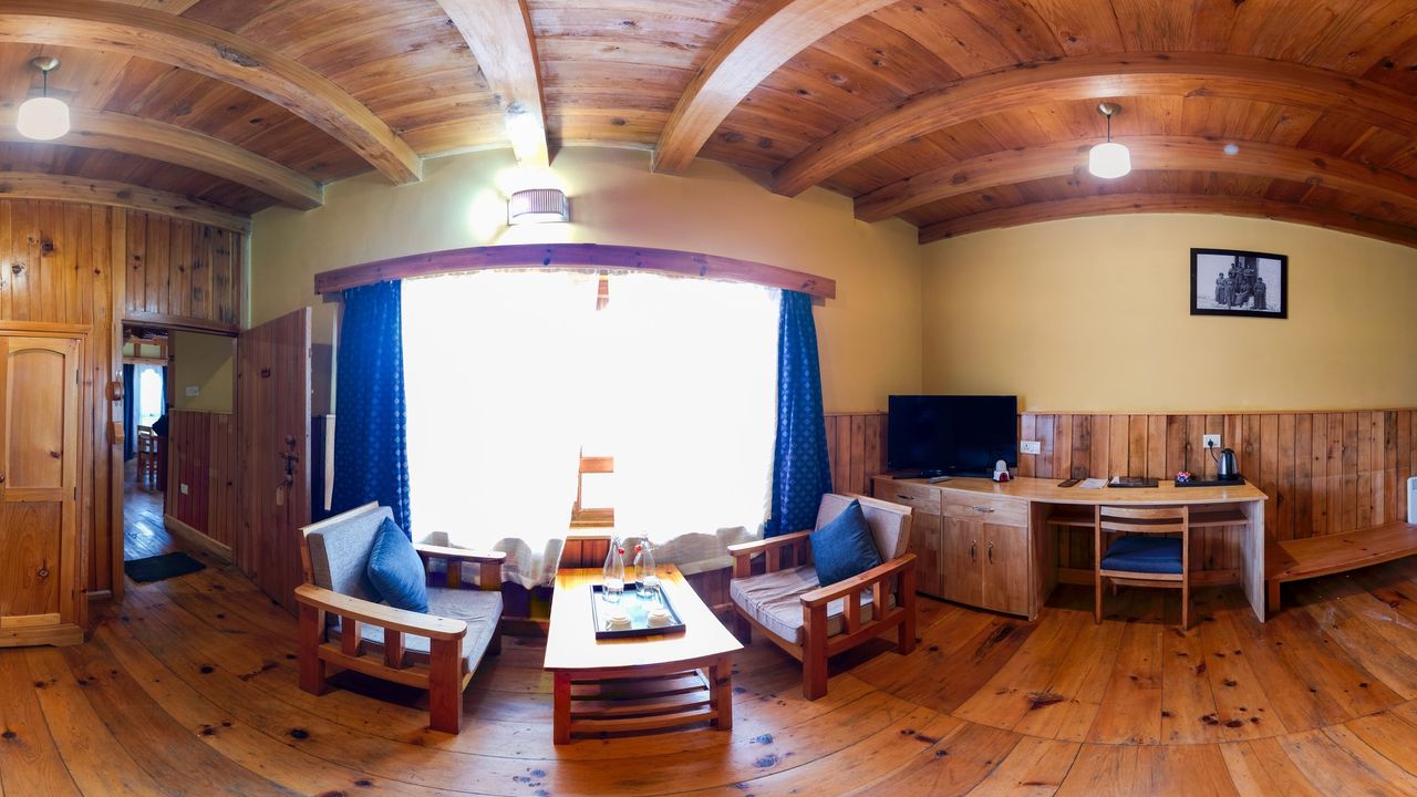 360-degree preview of the Family Villa